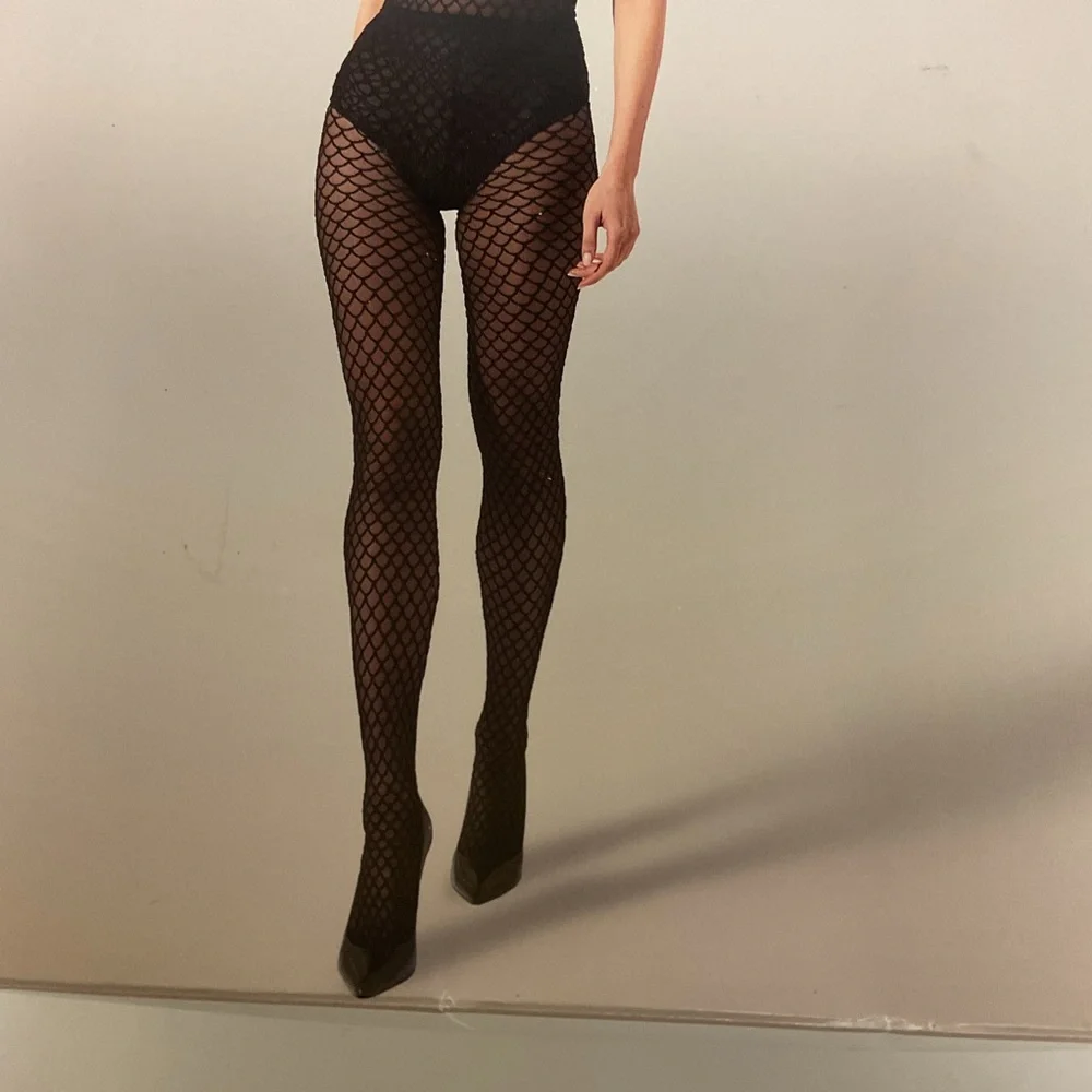 WOLFORD 17650 VELVET NET ILLUSION TIGHTS BLACK SIZE MEDIUM NWT